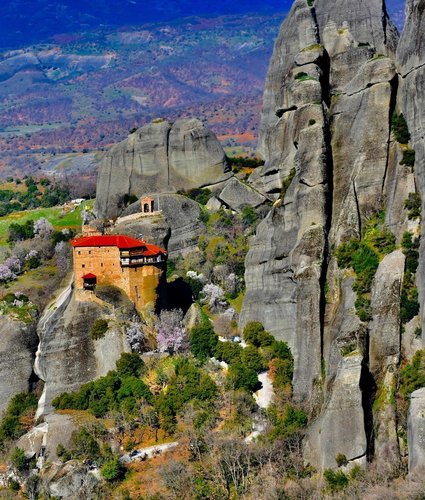 Πλήρης οδηγός για εκδρομή στα Μετέωρα από Αθήνα. Μοναστήρια, Καλαμπάκα, Τρίκαλα - όλα όσα πρέπει να ξέρετε πριν κλείσετε.