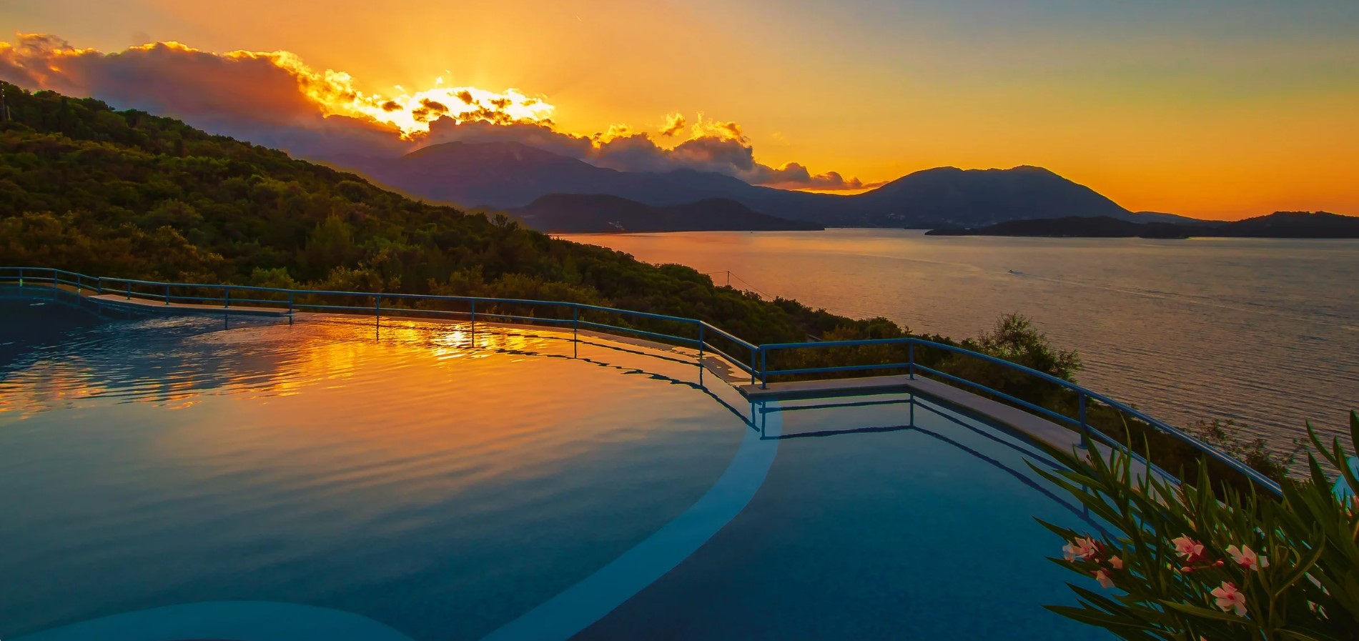 Πάσχα 2026 στο Μεγανήσι με δικό σας ΙΧ